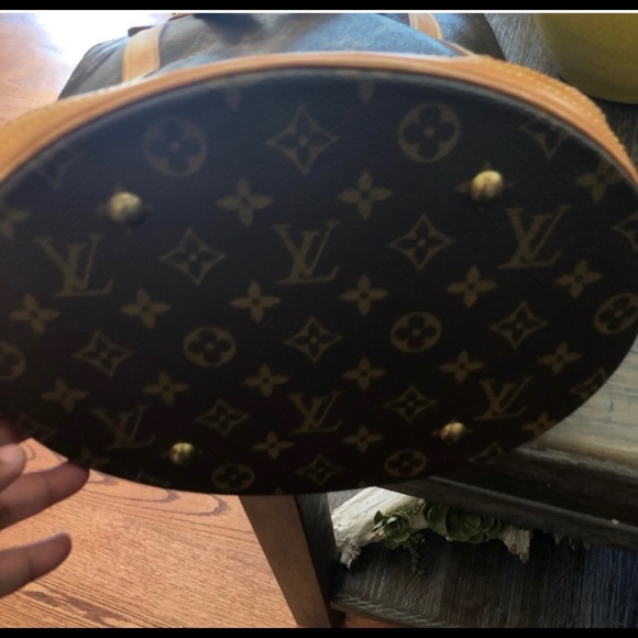 Authentic LV Bucket BAg - Picture 4 of 16